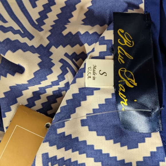 Francesca's Blue Rain Sleeveless Tie-Hem Front Top Blue S - Picture 7 of 9